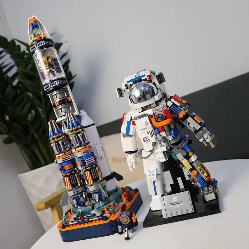 Teens Astronaut Building Blocks - 900+ pieces!