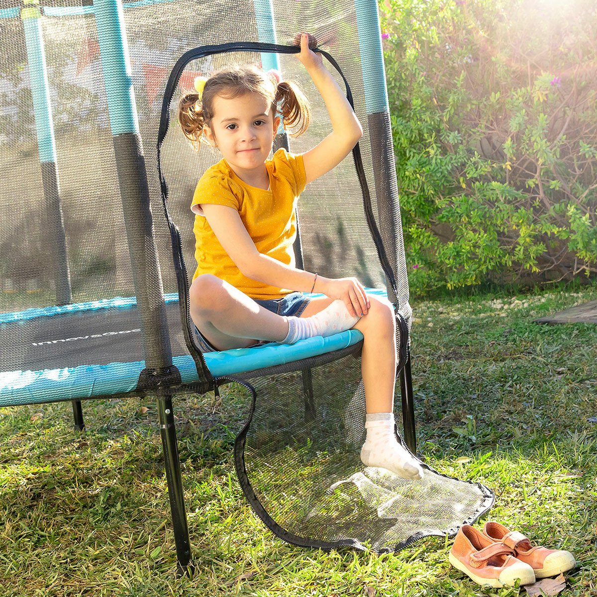 Kids Trampoline with Safety Enclosure - RainbowTDM